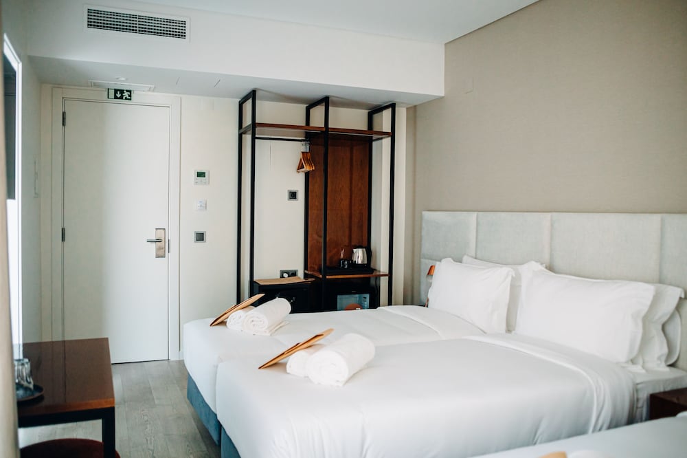 Next Level Premium Hotel 20/60