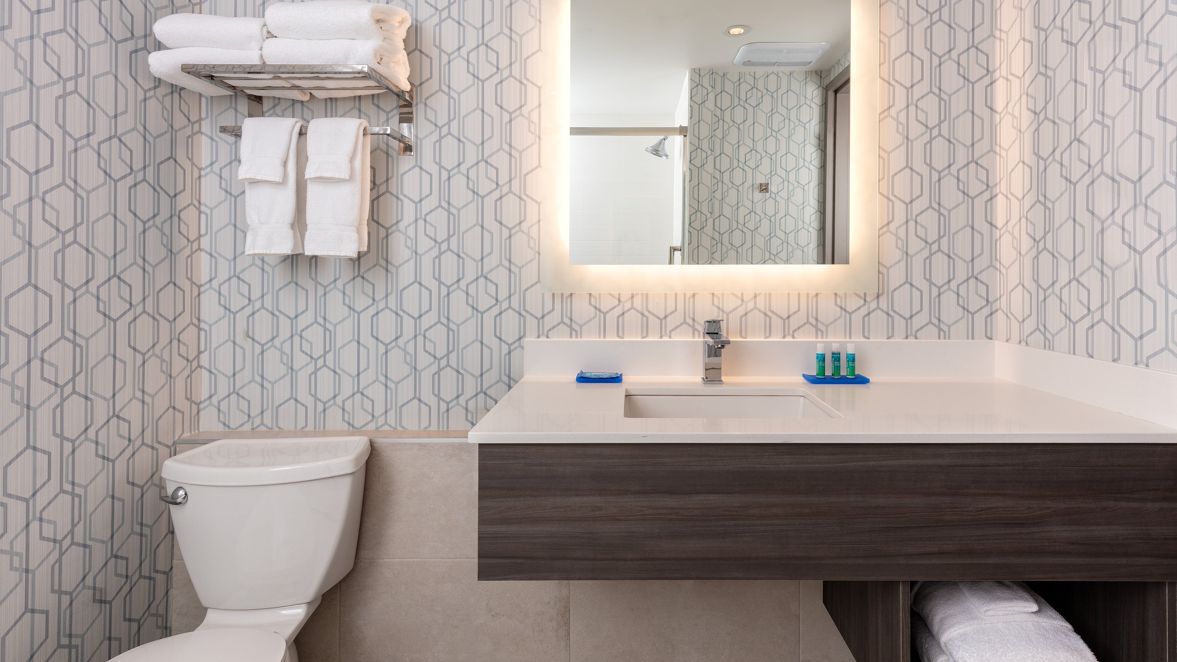 Holiday Inn Express Quebec 76/78