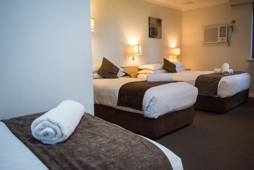 Hospitality Esperance, SureStay Collection by Best Western 9/74