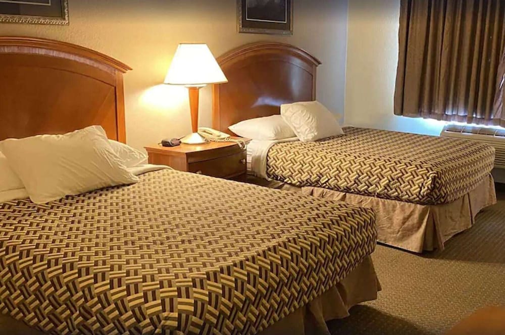 A Riverside Inn Travelodge by Wyndham 28/55