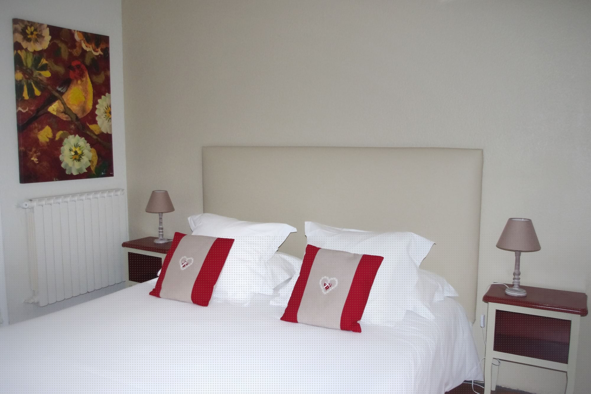 SUPERIOR, TWIN BEDS