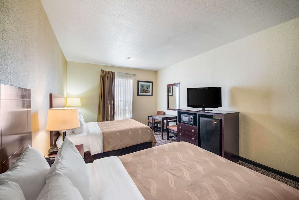 Quality Inn Bastrop, TX 17/42