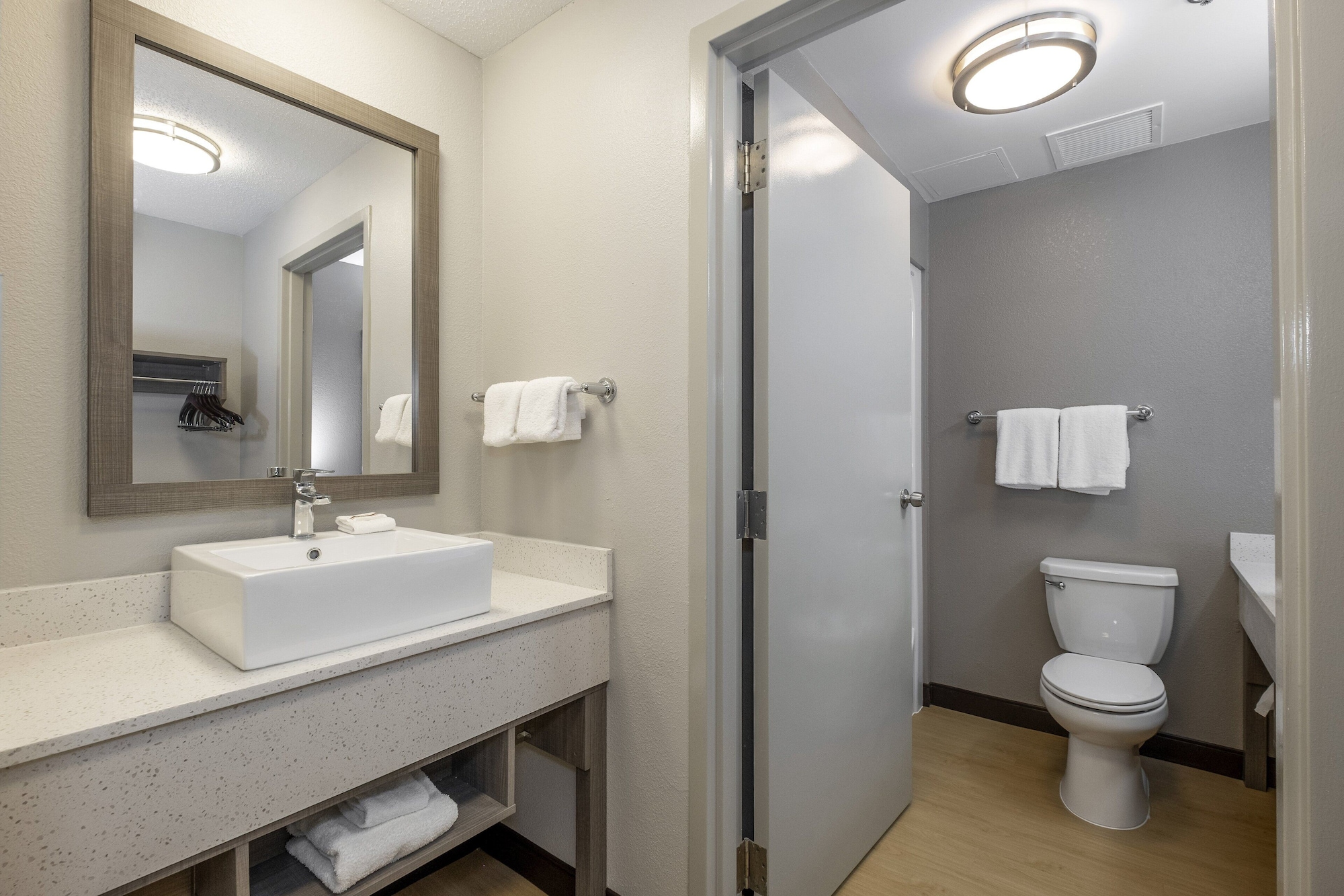 Deluxe, 2 Double Beds, Pool Side، Red Roof PLUS Boston - Mansfield/ Foxboro 5/6