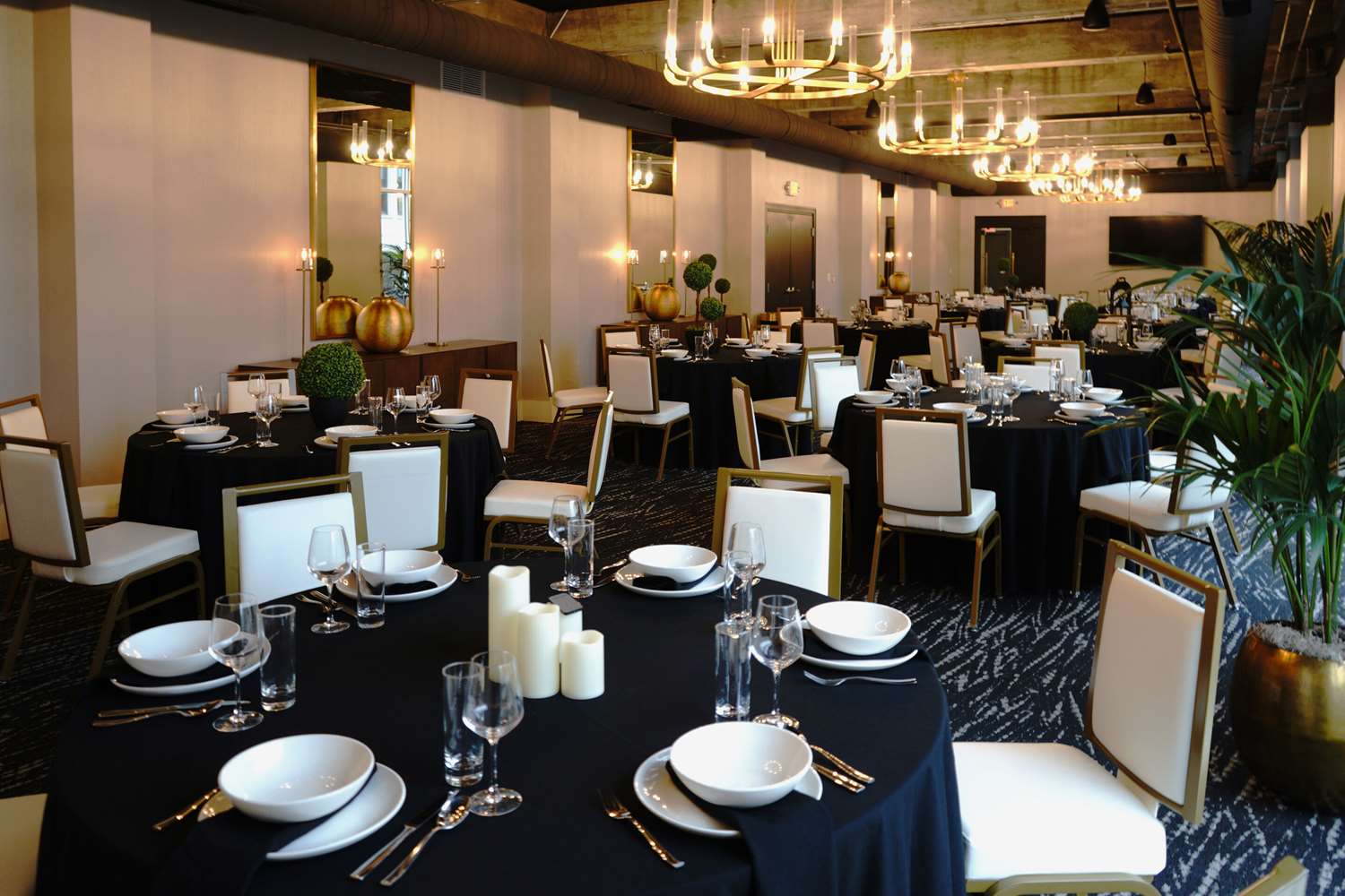 Cambria Hotel Detroit Downtown 37/49