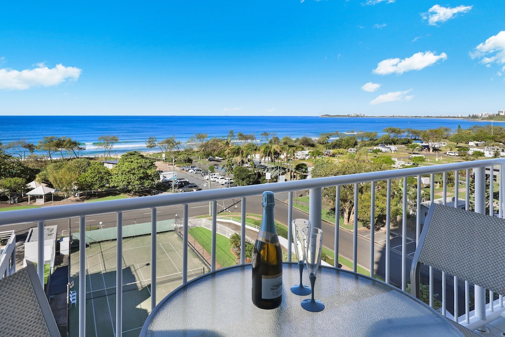 ELOUERA TOWER BEACHFRONT APARTMENTS 66/69