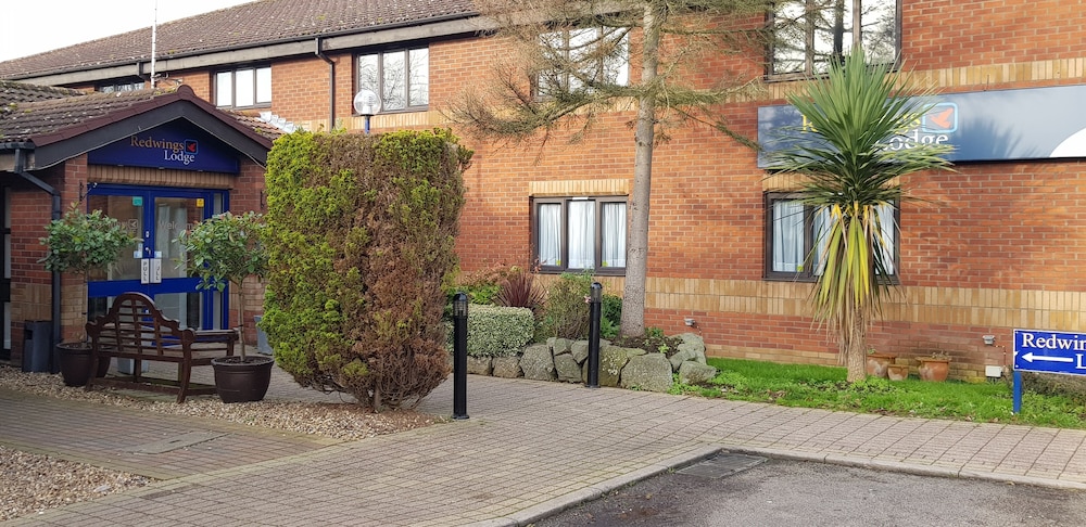 Redwings Lodge Dunstable 31/33
