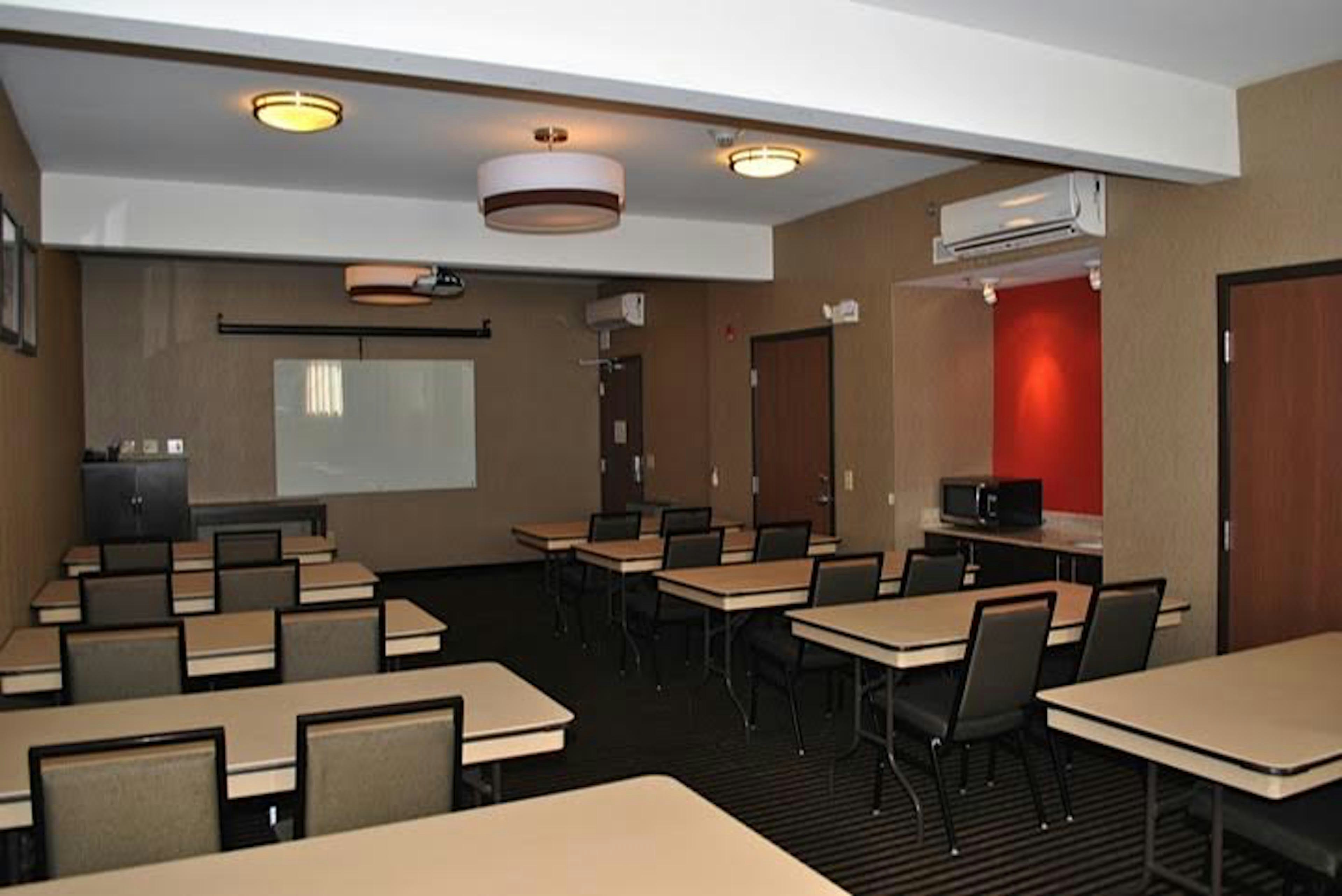 Holiday Inn Express Pittsburgh E - Waterfront Dr 31/42