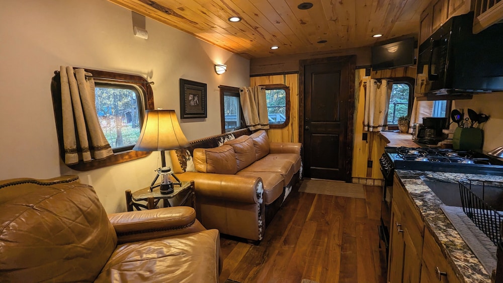 Loge Glacier National Park 32/50