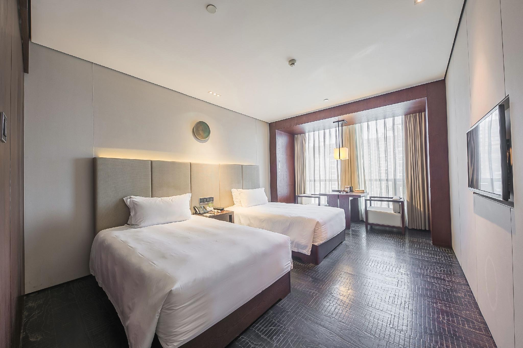 Le Noble Hotel 12/45