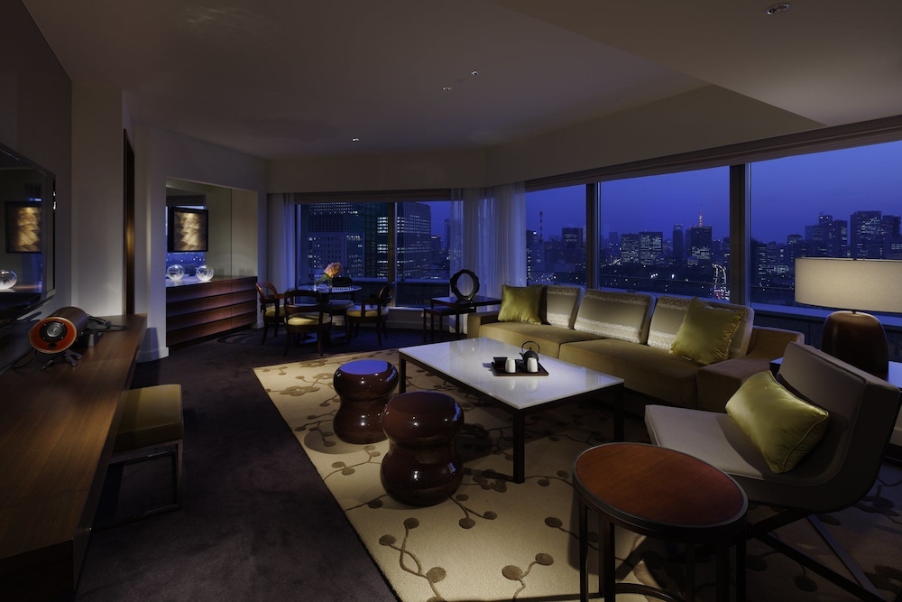 Palace Hotel Tokyo 67/87