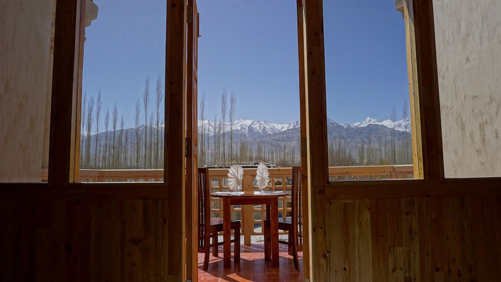 The Driftwood Ladakh 50/50