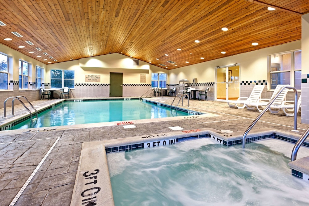 Country Inn & Suites by Radisson, Harrisburg Northeast - Hershey 9/21