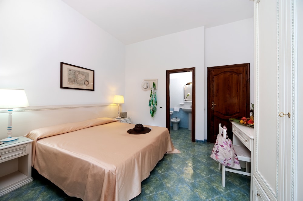 Room at Albergo Terme Villa Svizzera, LACCO AMENO