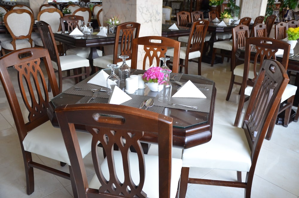 AMRA PALACE HOTEL 34/50