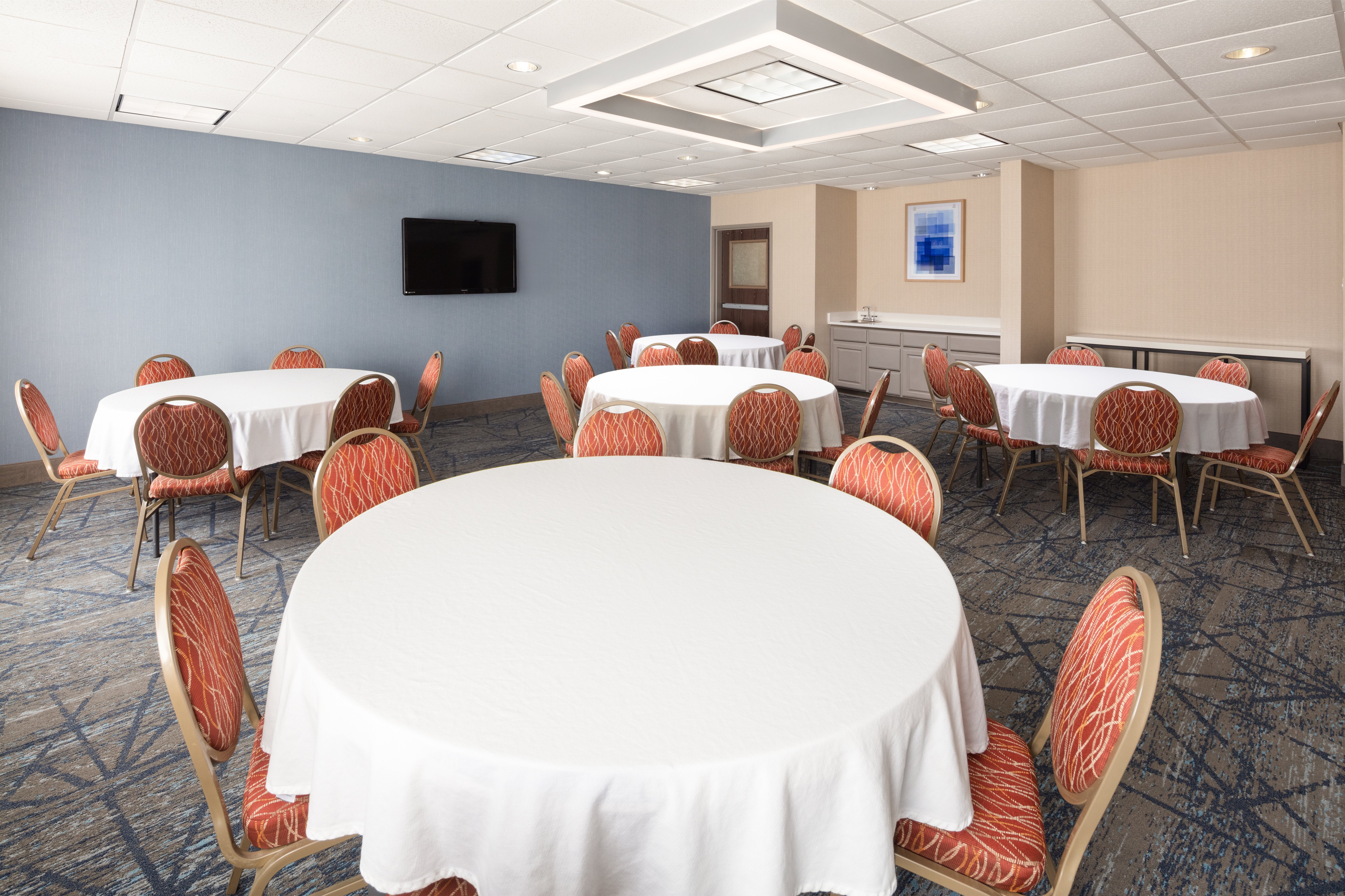 Holiday Inn Express Hotel & Suites Cherry Hills 44/46