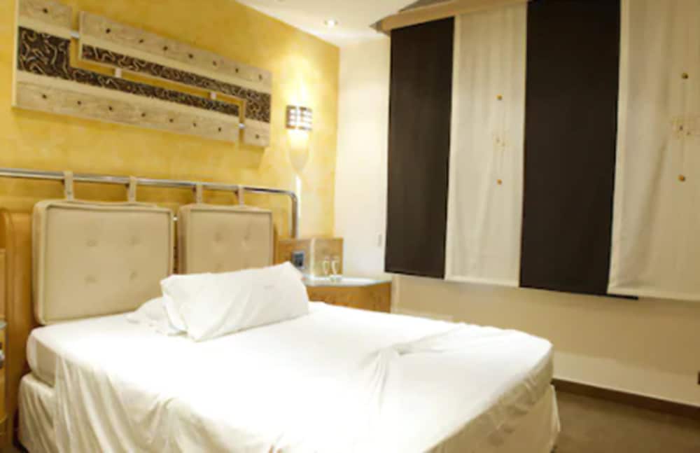 Zouk Hotel 11/50