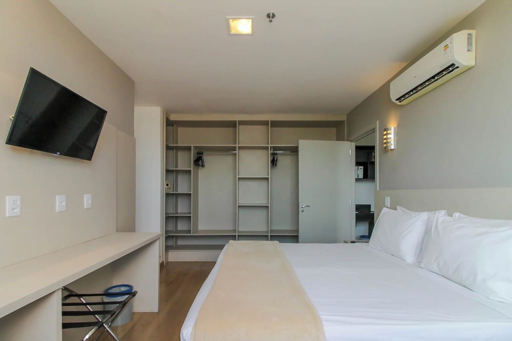 Coral Tower Trade Center Hotel 10/49