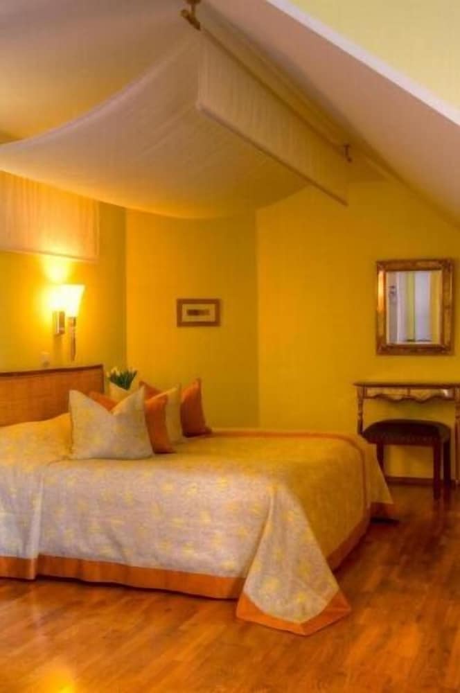 Hotel Henry 13/41