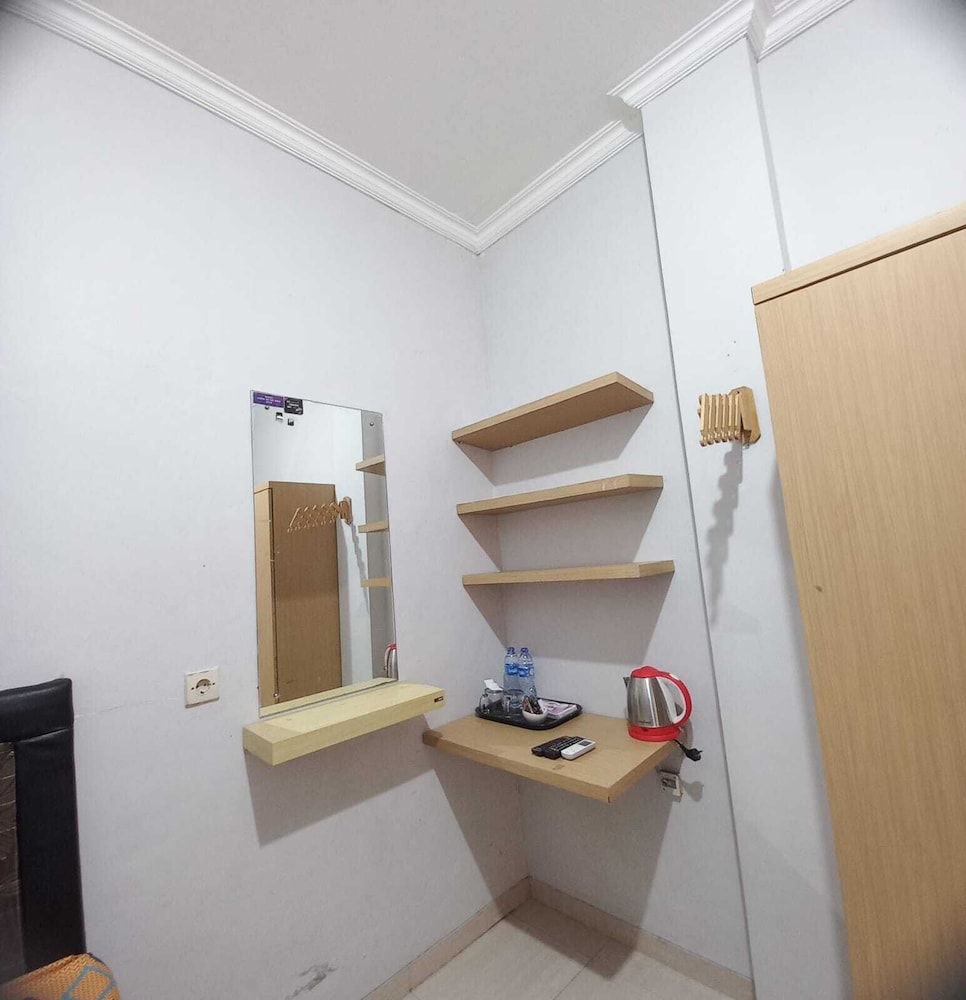 RedDoorz Plus @ K23 Rungkut Madya 31/36