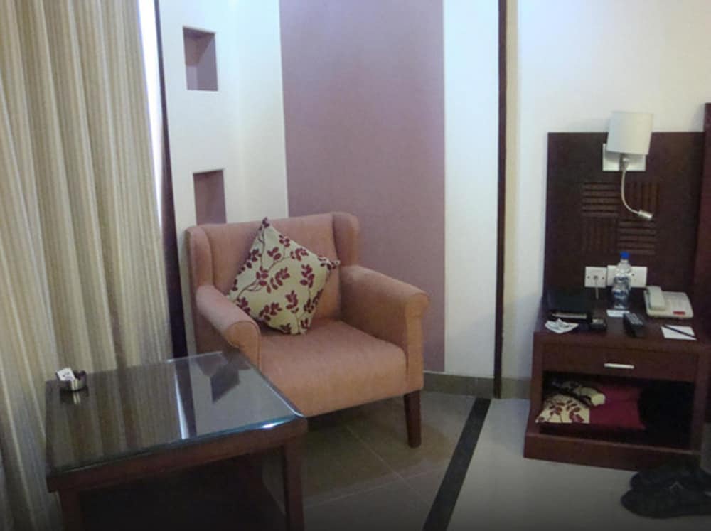 Royal Orchid Central Shimoga 32/52