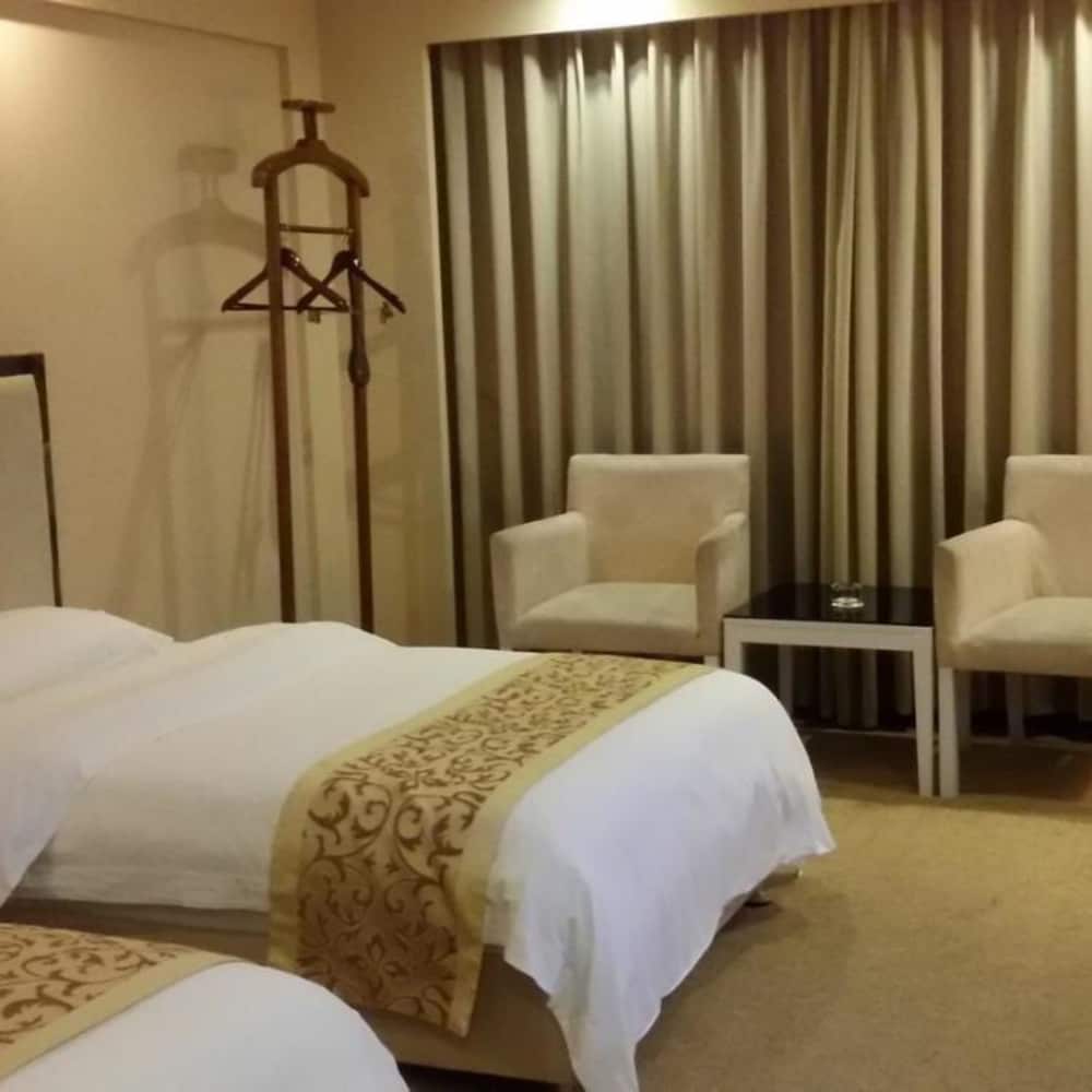 Junyue Hotel 14/19