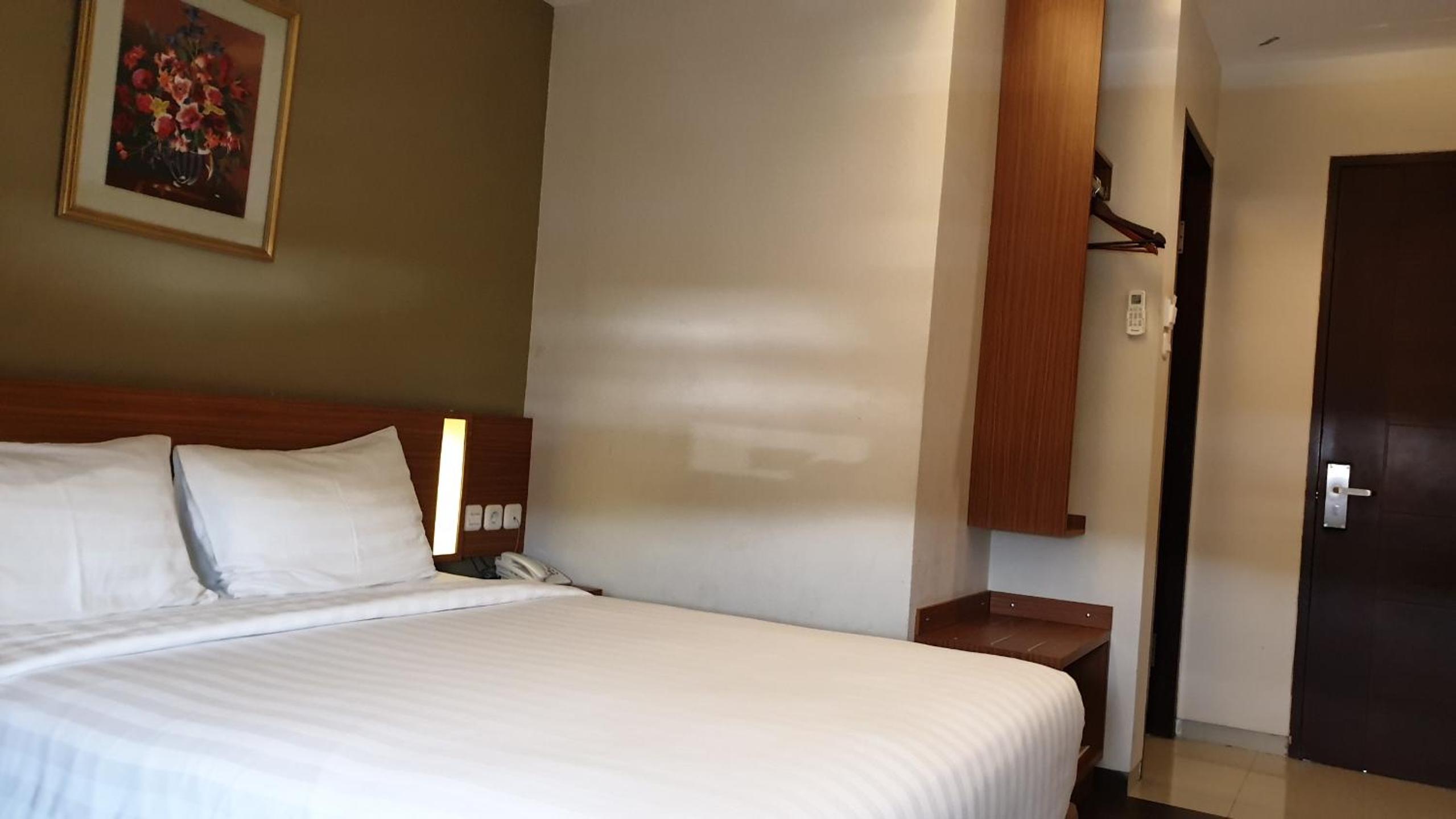 Biz Hotel Ambon 12/48