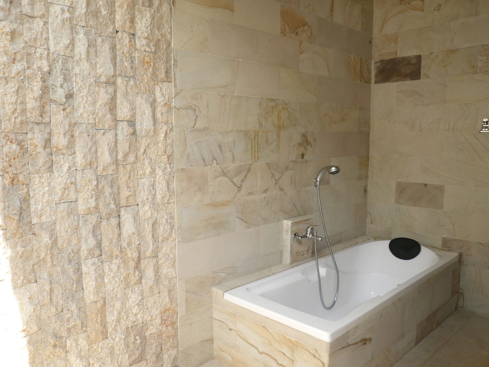 Shankara Parada Villas 16/67