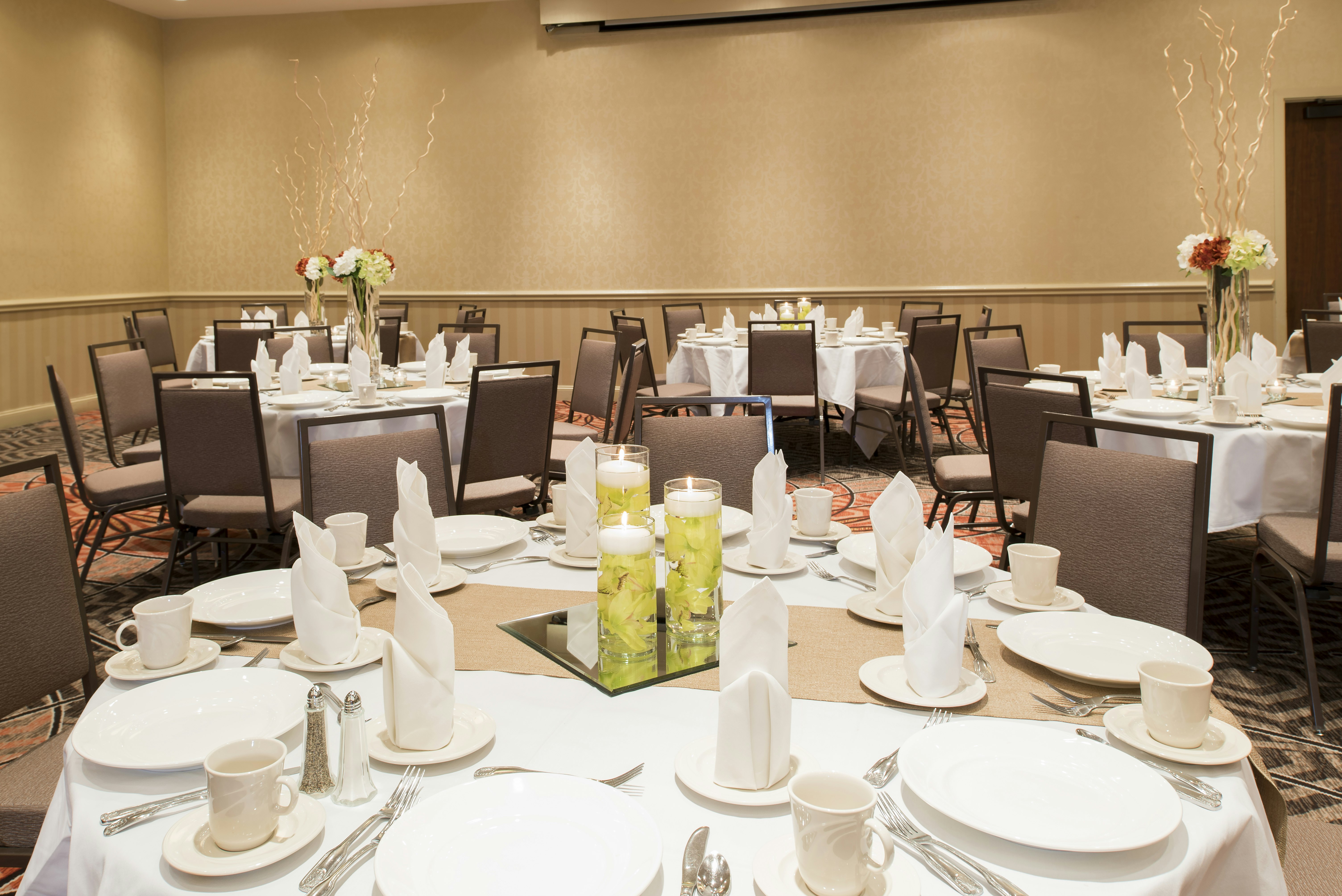 Doubletree By Hilton Hotel Grand Rapids Airport 28/53