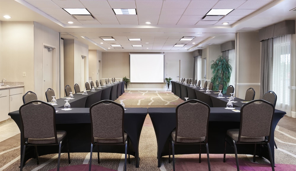 Hilton Garden Inn Charlotte North 44/51