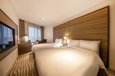 Deluxe, Family, Twin Beds, 1 Double and 1 Single Bed, Pool Access