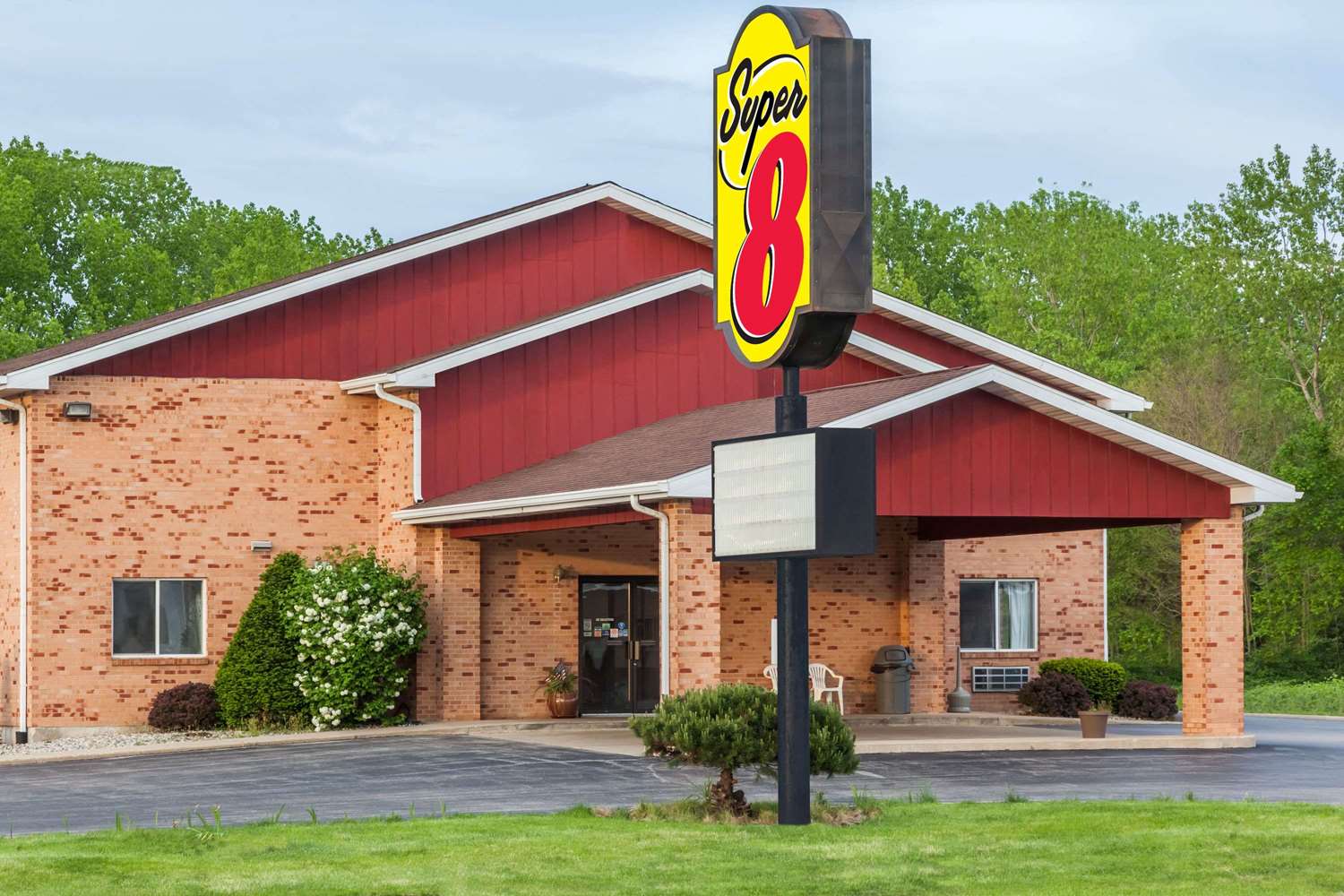 Super 8 by Wyndham Watseka 3/6