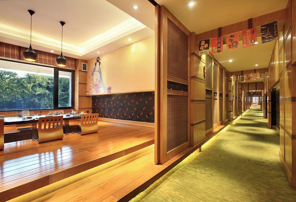 Grand Bravo Hotel 46/63