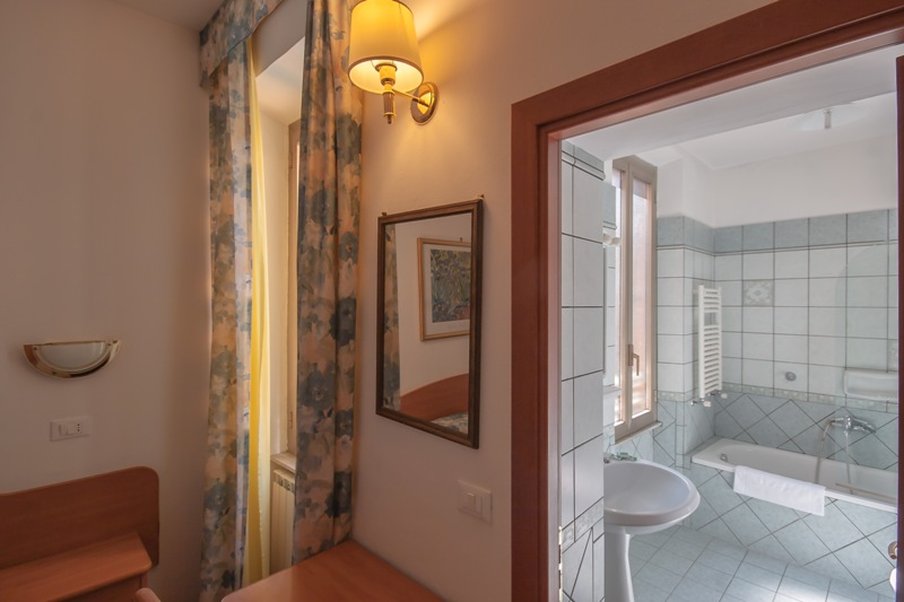 Tirreno Hotel 68/70