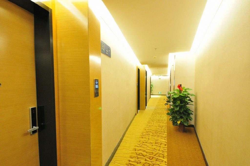 Lavande Hotel (Guangzhou Tianhe Bus Station Metro Station) 39/50