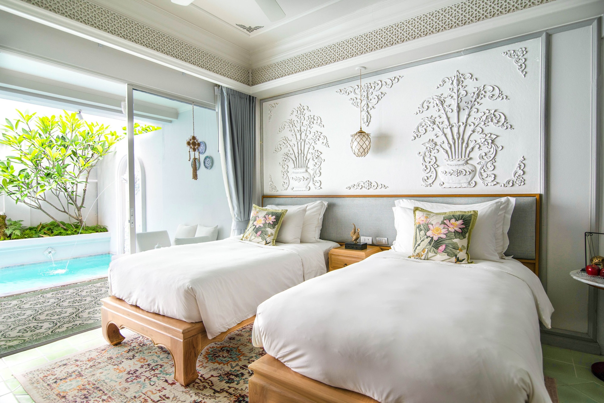 Pool, Junior Suite, Twin Beds