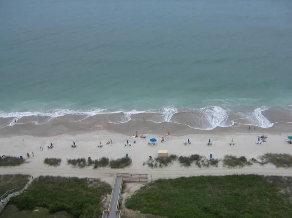 The Palms by Suite at the Beach 39/50