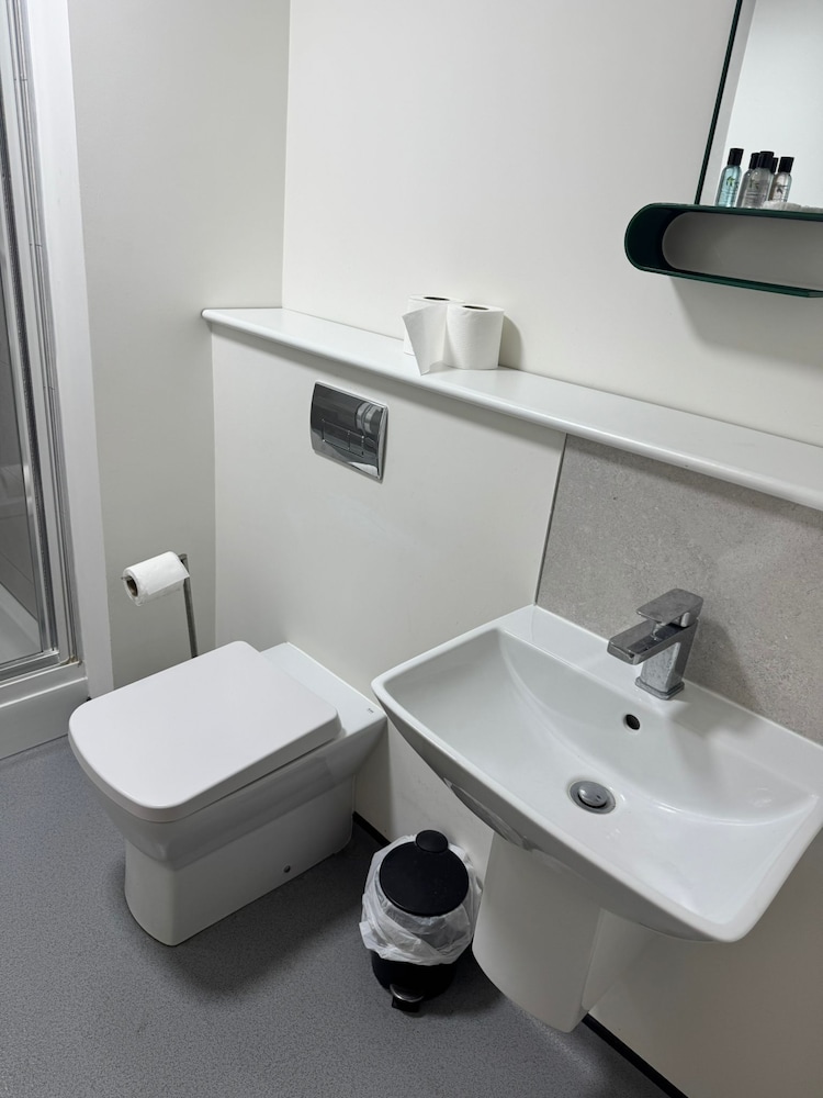 The George Wright Boutique Hotel, Bar & Restaurant 37/44