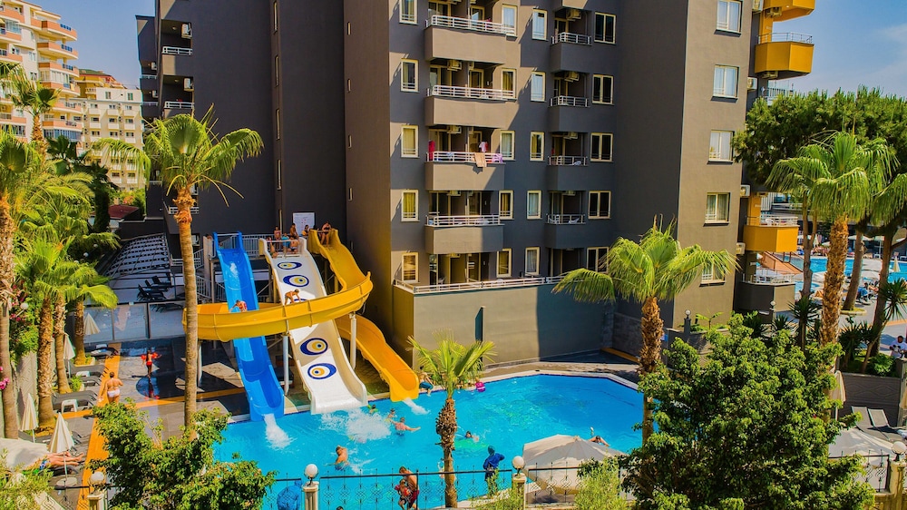 SENZA Grand Santana Hotel 56/63