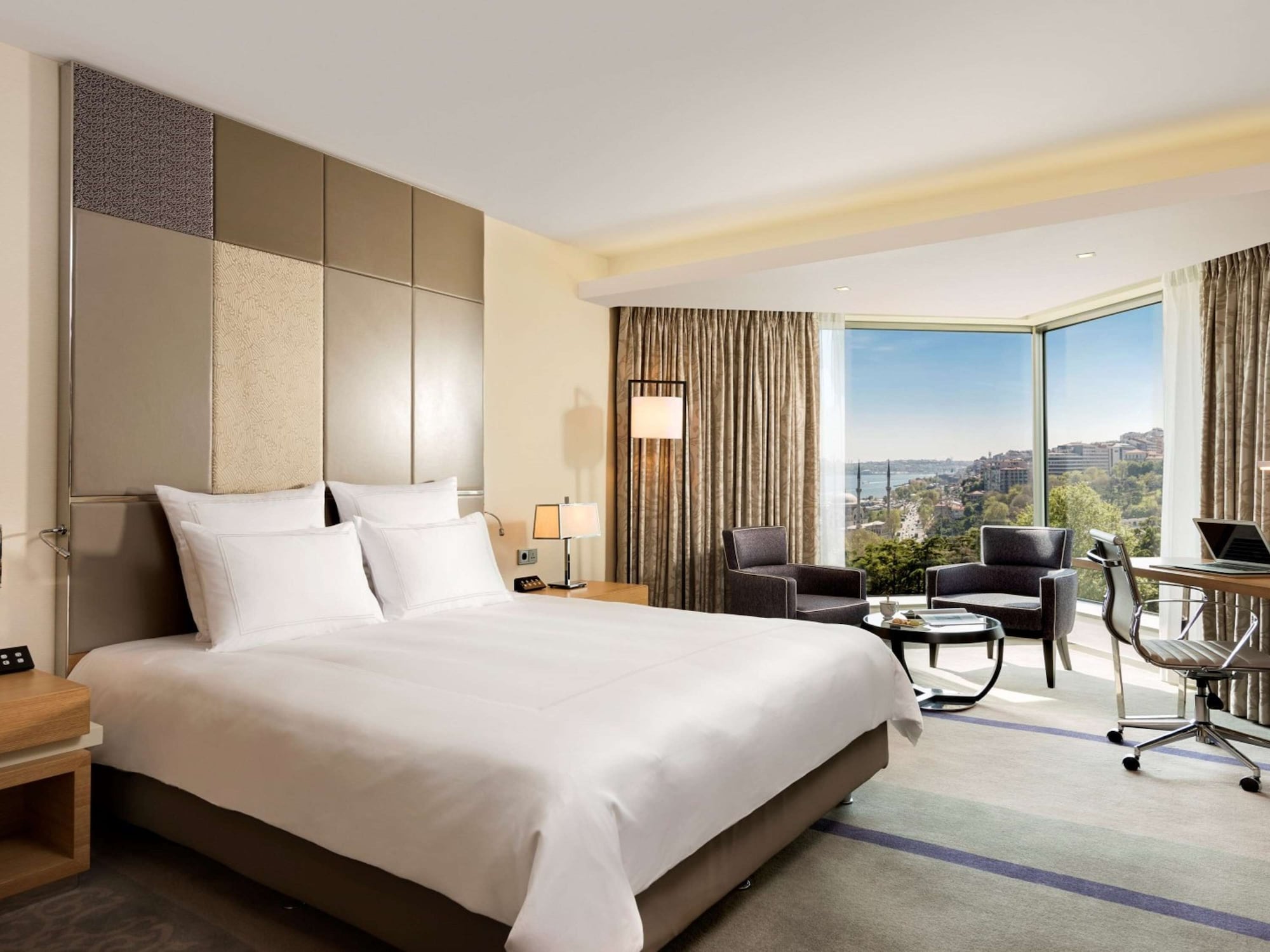 SWISS, EXECUTIVE, KING BED