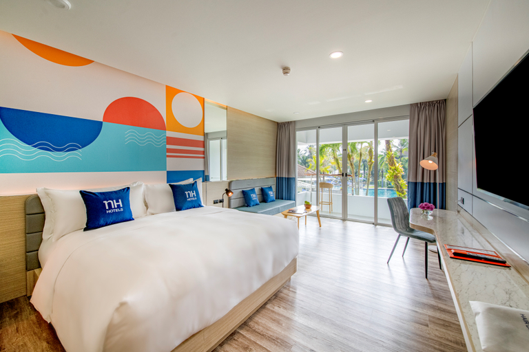 Deluxe, Hotel Wing