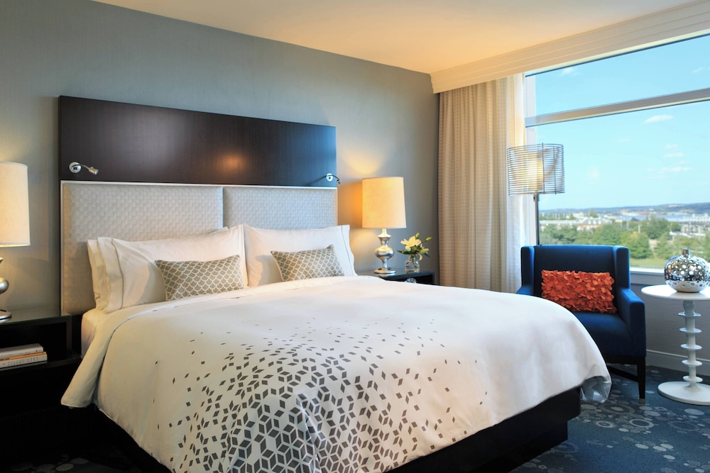 Room at Renaissance Arlington Capital View Hotel, ARLINGTON - VA