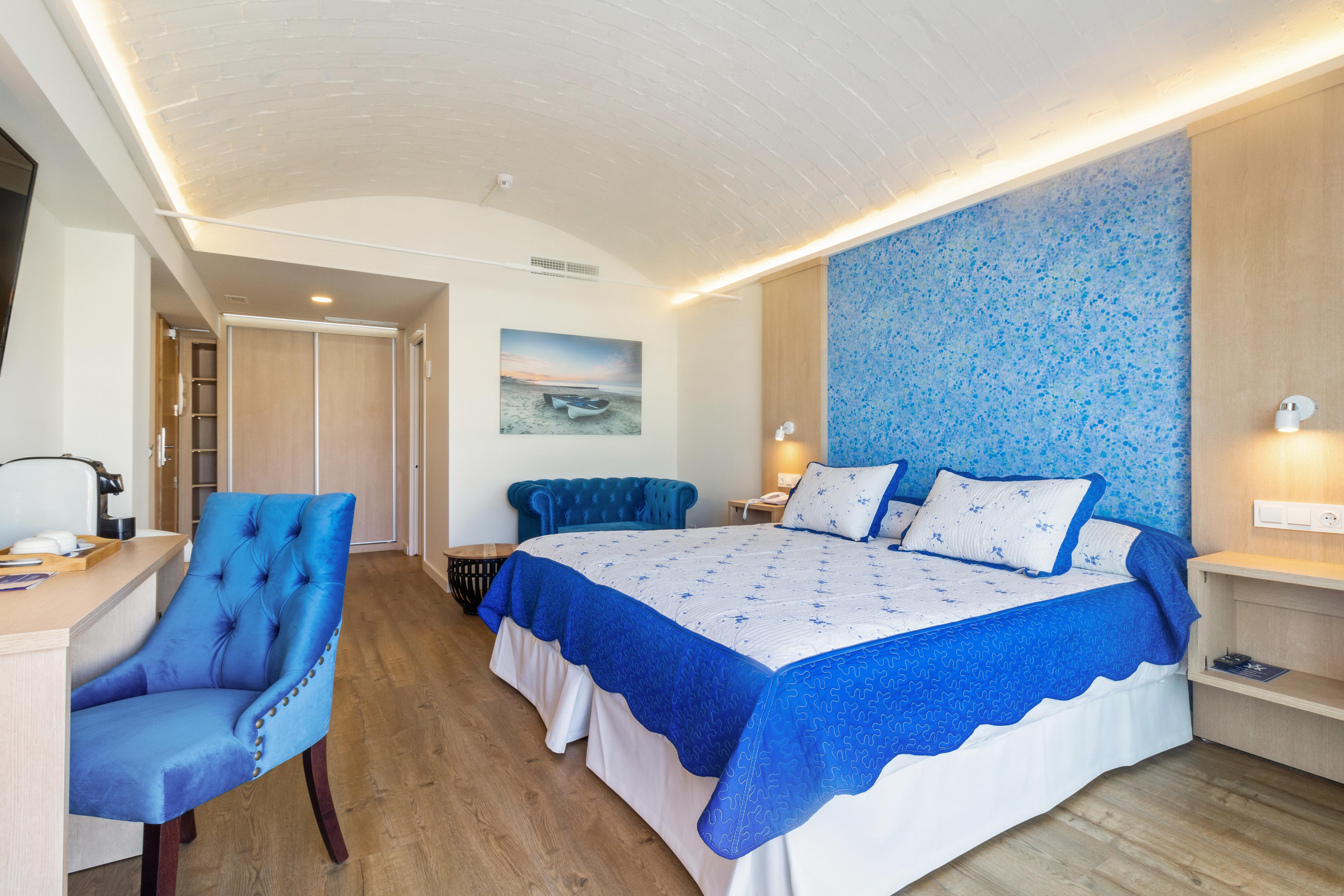 Deluxe, Double Bed, Side Sea View, Balcony or Terrace