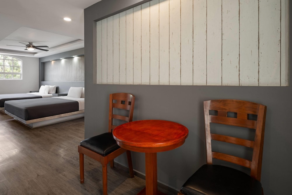 Hotel MX congreso CDMX, Trademark Collection by Wyndham 28/48