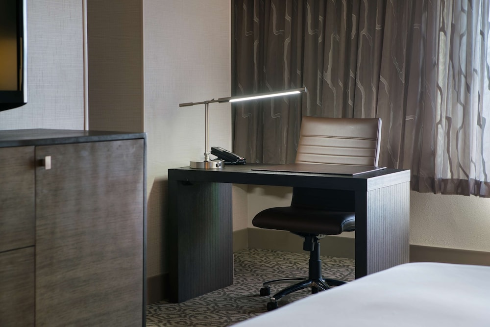 DoubleTree by Hilton Hotel San Francisco Airport North 77/81