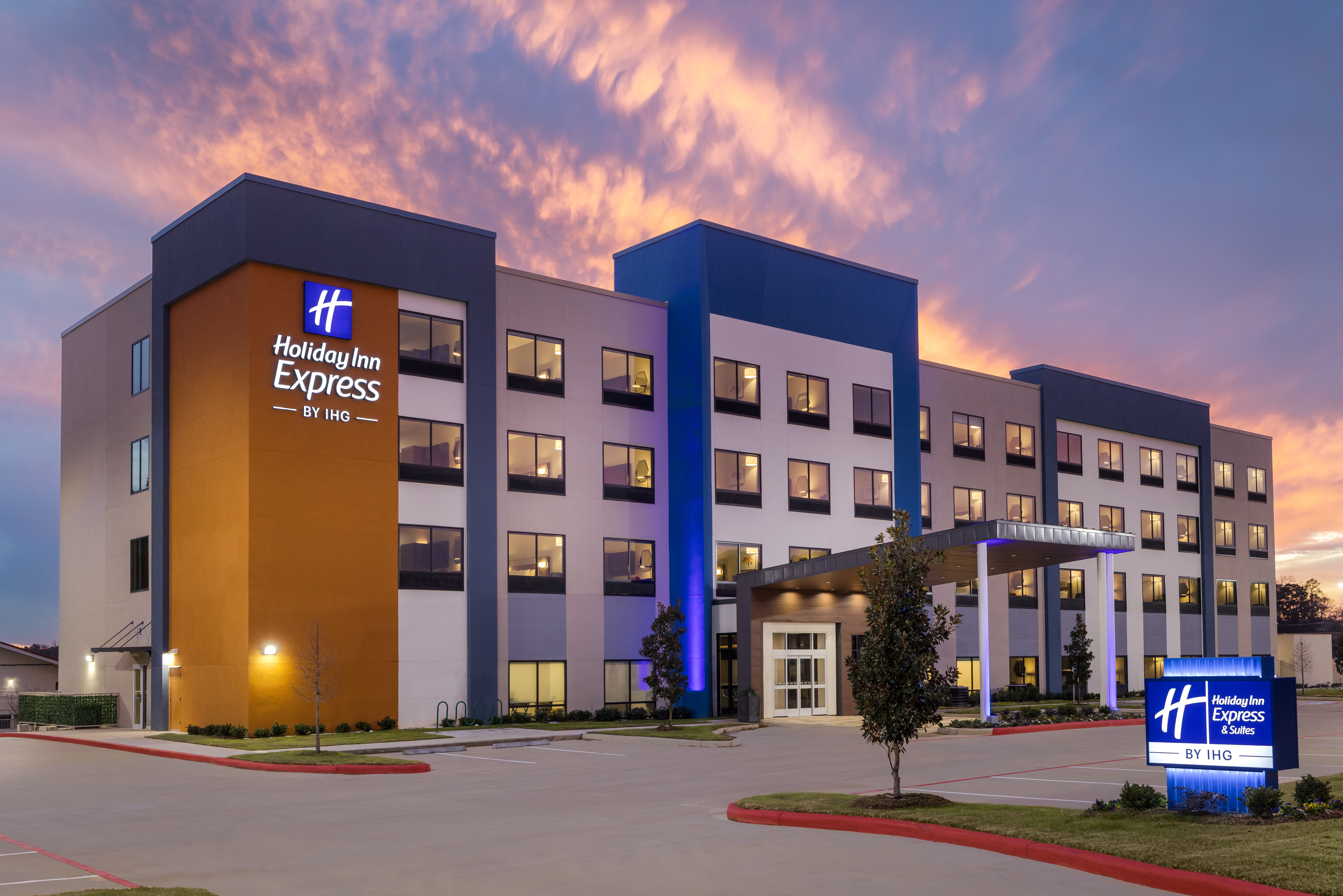 Holiday Inn Express & Suites Nacogdoches Southwest by IHG 5/49