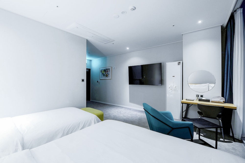 The Point Hotel 17/70