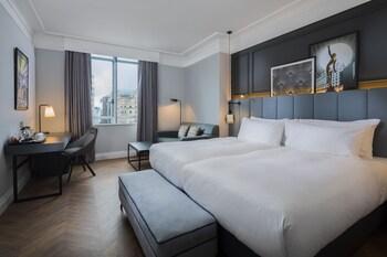 City, Superior, Family, Double Bed, Square View, Sofa