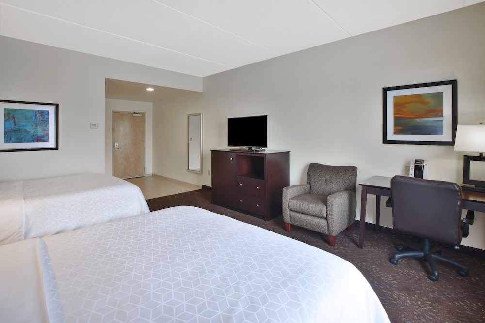 Holiday Inn Express Suites Geneva Finger Lakes 23/56