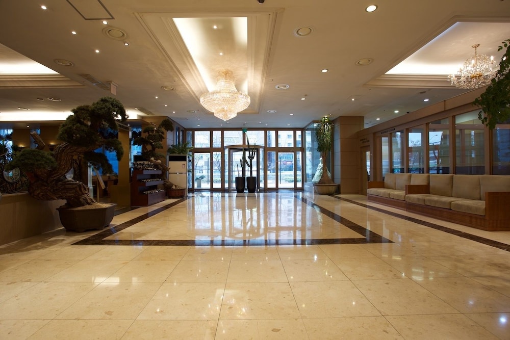 The Koryo Hotel 7/58