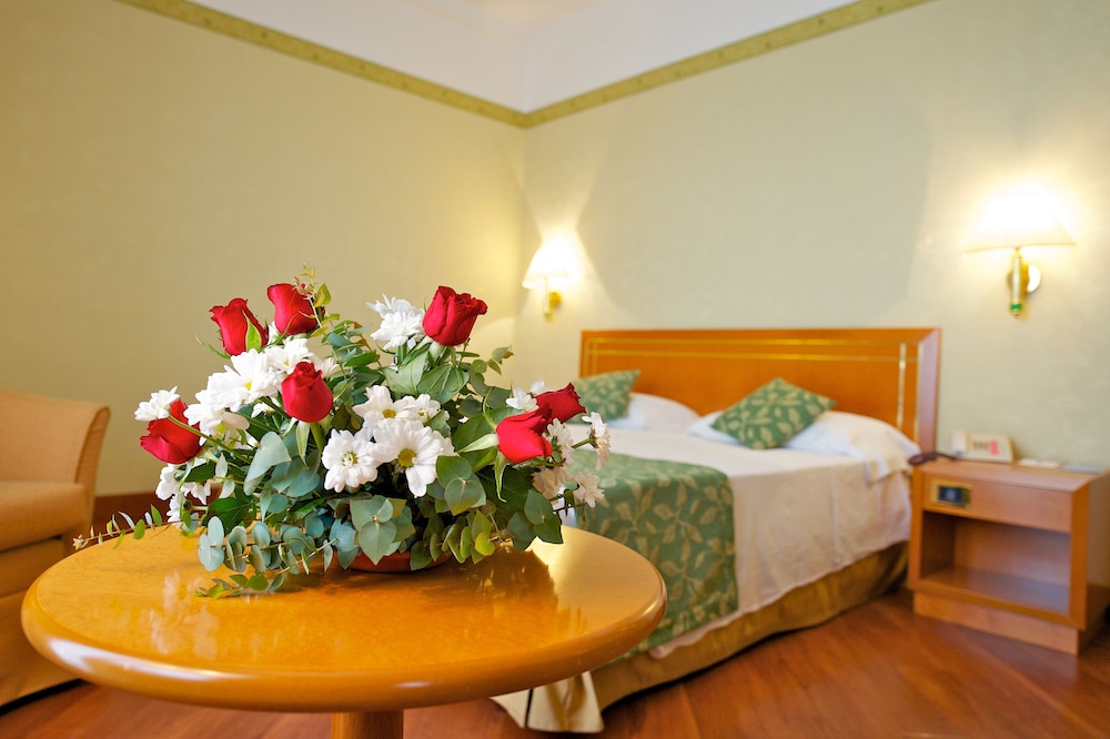 Hotel Delfino Taranto 48/74